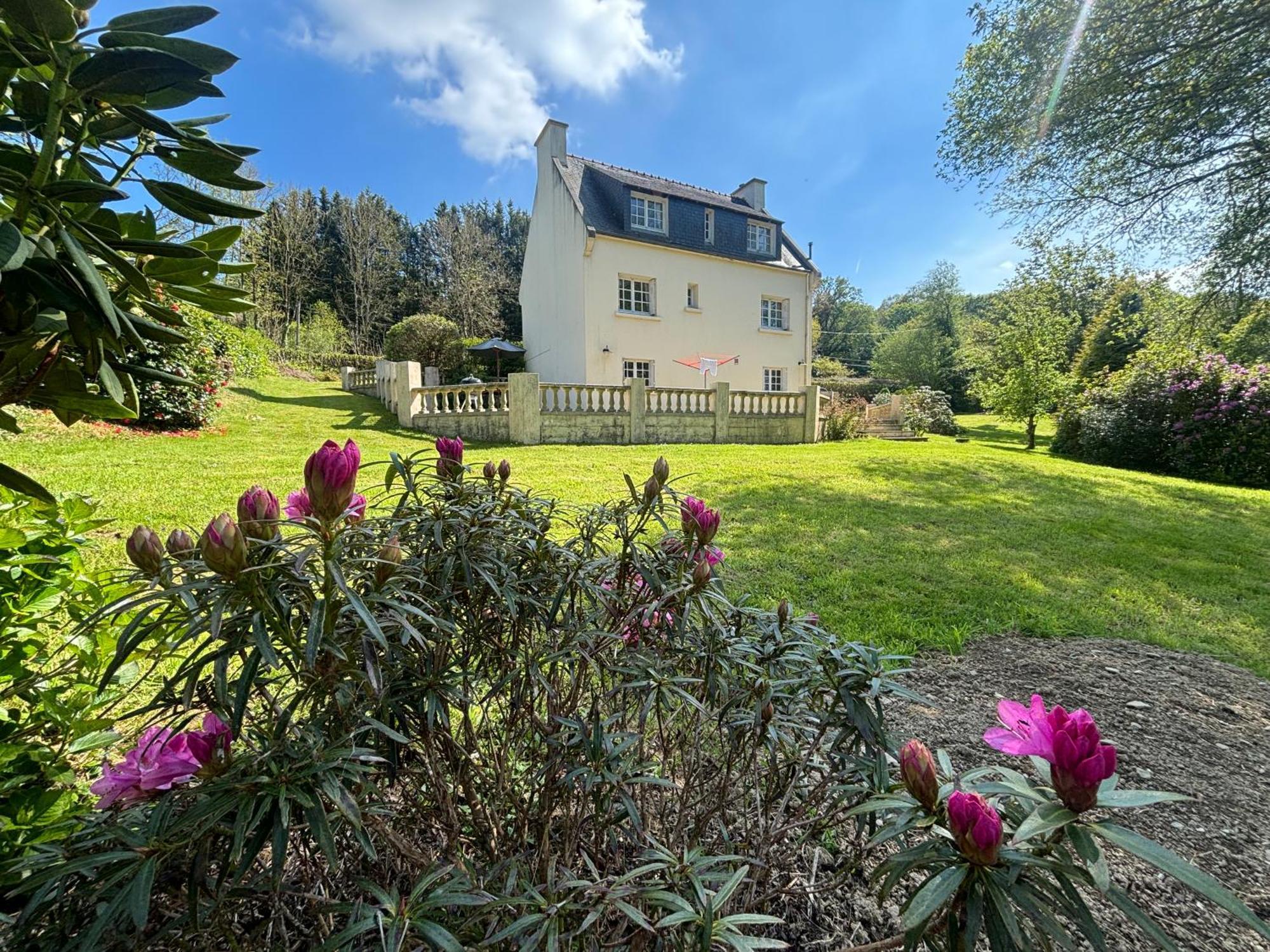 Fontaine Blanche River View, Large Patio & Garden In Central Brittany With Starlink Wifi Treffrin Zewnętrze zdjęcie